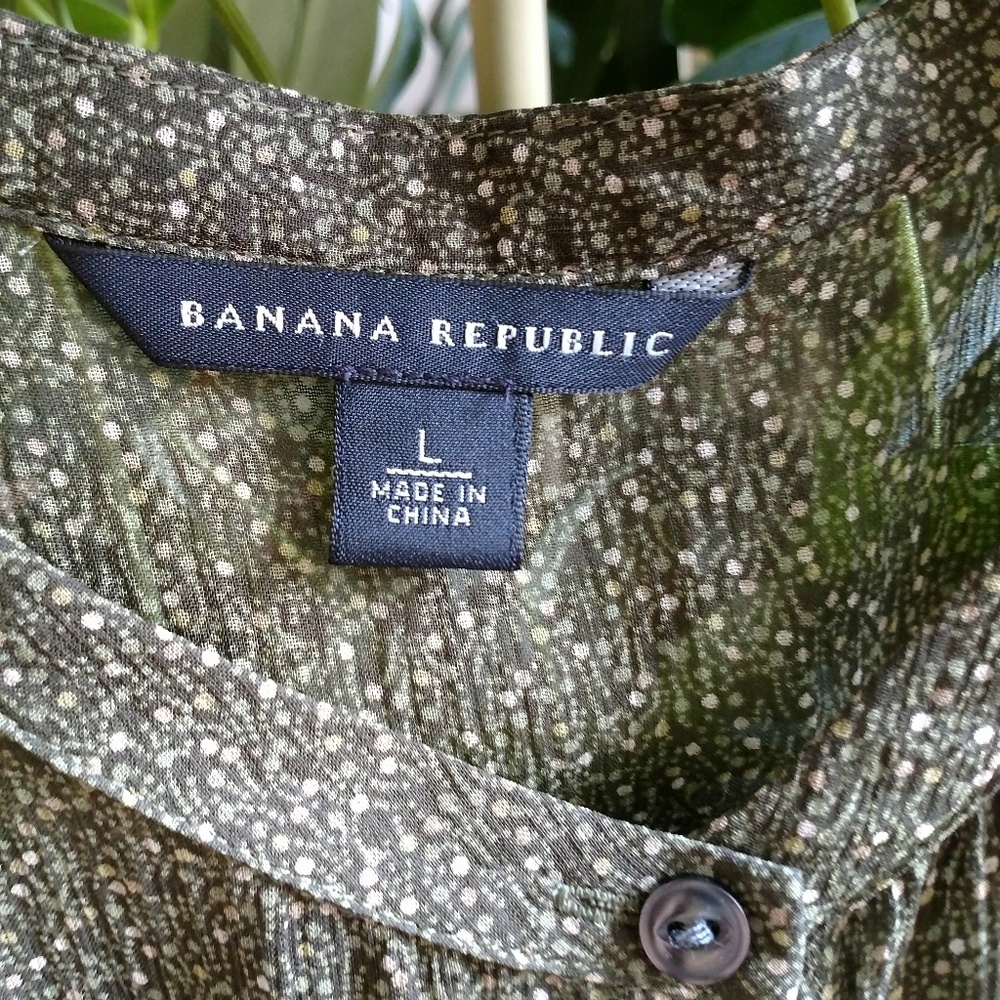 Banana Republic airy soft top for Spring 🌺